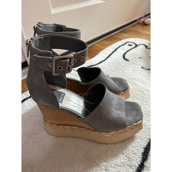 Dolce Vita Gray Suede Platform Sandals Sz 7.5 NWOT